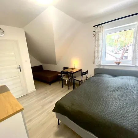 Latarenka Нехоже